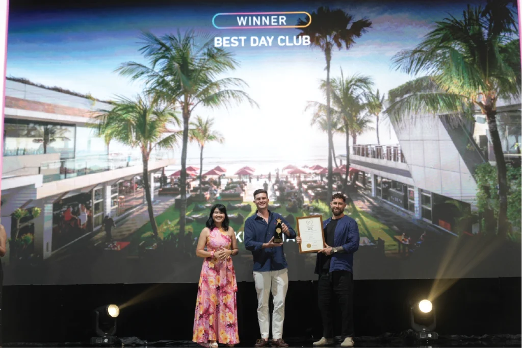 Ku De Ta Seminyak General Manager Matthew Spice receiving the Exquisite Award for Best Day Club in Bali.